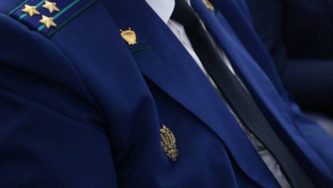 По иску прокурора г. Якутска признан недействительным сертификат о сдаче экзамена, необходимого для получения вида на жительство